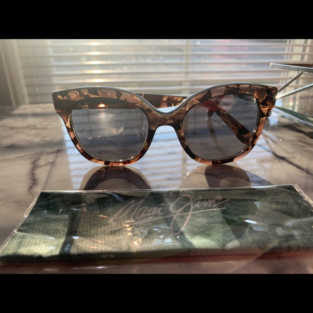 Maui Jim Sunglasses - Picture 5 of 7